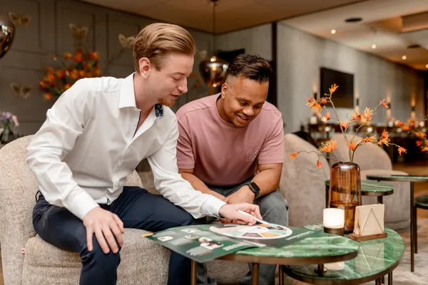 We geven je inzicht in wat je kunt verdienen op basis van je ervaring, sector en het type projecten waar je aan werkt. Zo weet je waar je staat en wat je kunt verwachten in de markt.